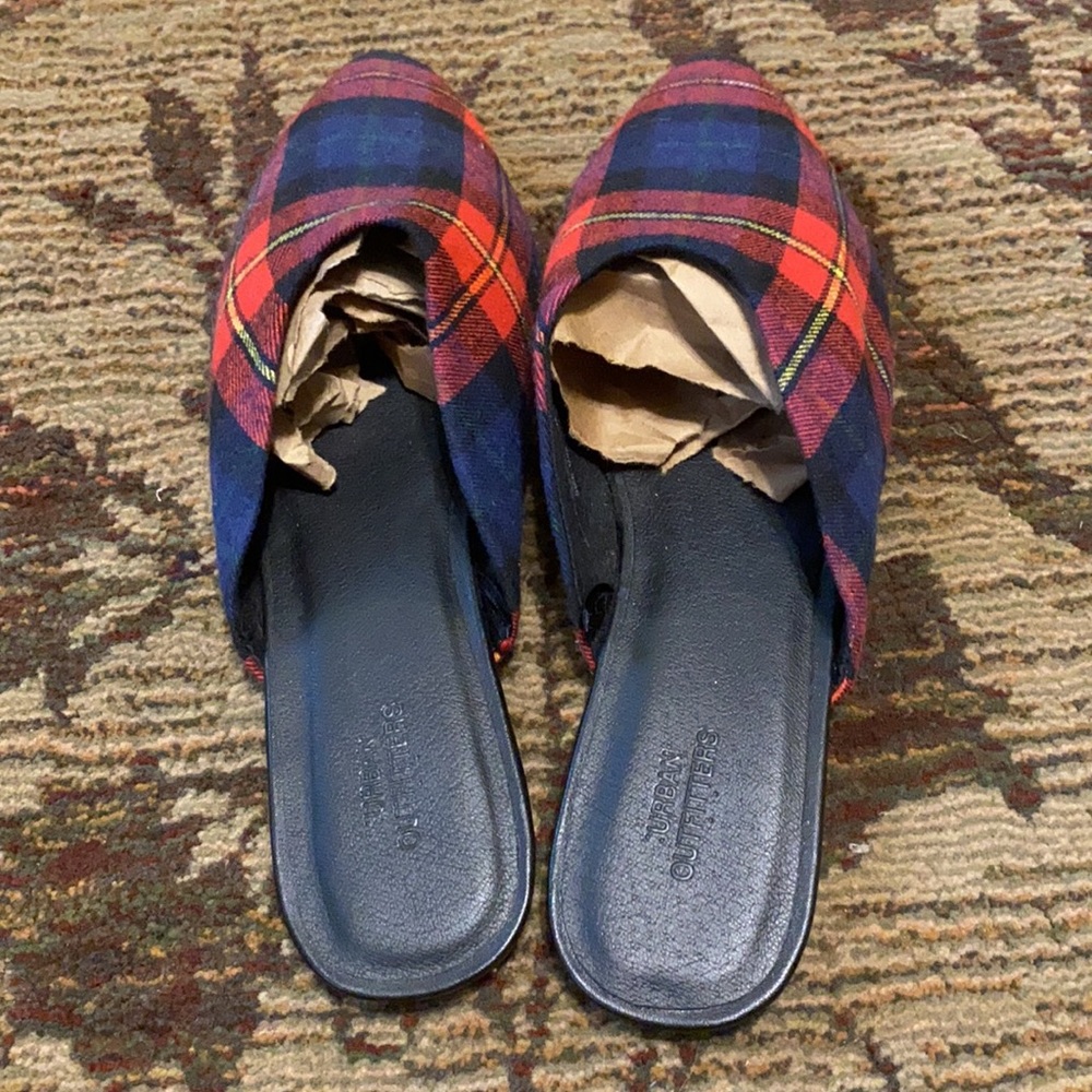 New urban outfitters, size 8, red plaid mule shoe